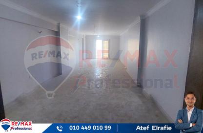 Apartment - 3 Bedrooms - 3 Bathrooms for rent in Sidi Gaber St. - Sidi Gaber - Hay Sharq - Alexandria