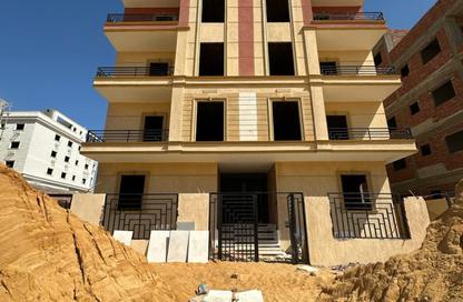 Apartment - 3 Bedrooms - 3 Bathrooms for sale in New Narges - New Cairo City - Cairo