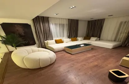 Villa - 4 Bedrooms - 5 Bathrooms for rent in Madinaty - Cairo