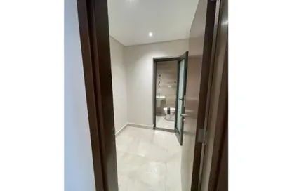 Apartment - 3 Bedrooms - 3 Bathrooms for sale in Village Views - Zed Towers - Sheikh Zayed Compounds - Sheikh Zayed City - Giza