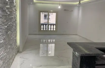 Apartment - 3 Bedrooms - 1 Bathroom for rent in Ramblas - North Investors Area - New Cairo City - Cairo