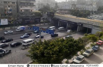 شقة - 4 غرف نوم - 1 حمام للبيع في طريق قناه السويس - محرم بك - حي وسط - الاسكندرية