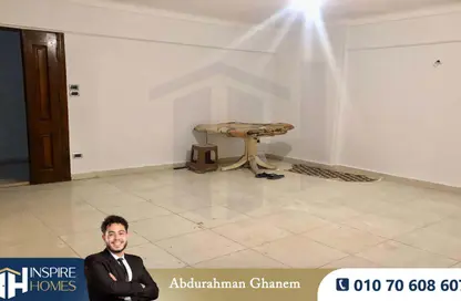 Apartment - 2 Bedrooms - 1 Bathroom for rent in Janaklees - Hay Sharq - Alexandria