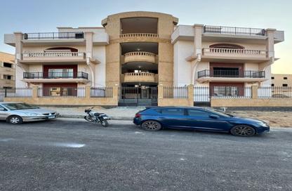 Apartment - 3 Bedrooms - 4 Bathrooms for sale in El Nady District - Shorouk City - Cairo
