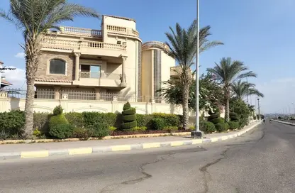 Villa - 7+ Bedrooms - 7+ Bathrooms for sale in 9th District - Sheikh Zayed City - Giza