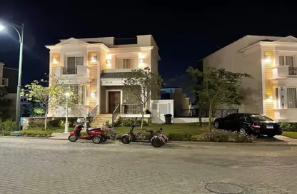 فيلا - 4 غرف نوم - 4 حمامات للبيع في ماونتن فيو اكتوبر بارك - الحي السادس - مدينة 6 أكتوبر - الجيزة