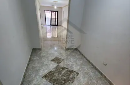 Apartment - 3 Bedrooms - 3 Bathrooms for rent in Branched from Ibrahim Al Atar St. - Backus - Hay Sharq - Alexandria
