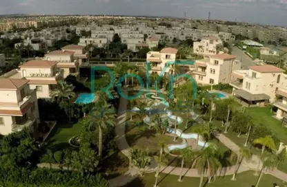 Townhouse - 4 Bedrooms - 4 Bathrooms for sale in Greens - 6th District - Sheikh Zayed City - Giza