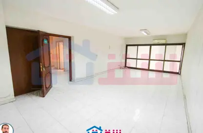 Apartment - 2 Bedrooms - 1 Bathroom for rent in Smouha - Hay Sharq - Alexandria