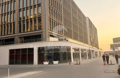 Full Floor - Studio - 2 Bathrooms for sale in One Ninety Mall - South Teseen St. - The 5th Settlement - New Cairo City - Cairo