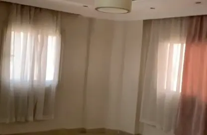 Apartment - 3 Bedrooms - 2 Bathrooms for rent in South Lotus - El Lotus - New Cairo City - Cairo