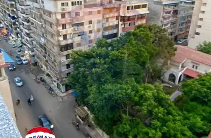 Apartment - 3 Bedrooms - 1 Bathroom for sale in Al Ekbal St. - Laurent - Hay Sharq - Alexandria