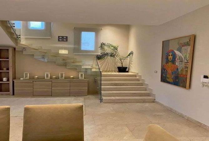 8121956 - Property Image 2