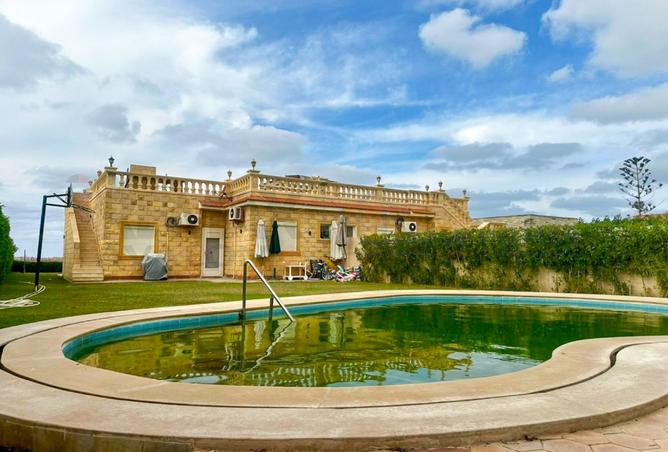 8526603 - Property Image 3