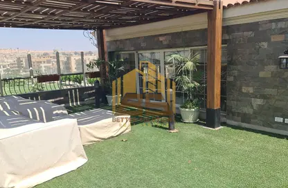 Penthouse - 4 Bedrooms - 4 Bathrooms for sale in Doctor Samira Moussa St. - 5th District - Obour City - Qalyubia