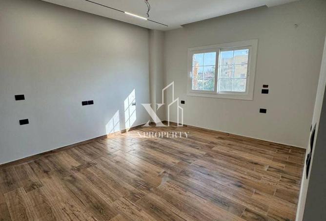 8256019 - Property Image 2