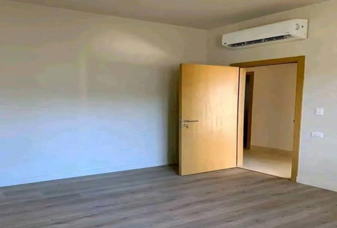 8041975 - Property Image 2