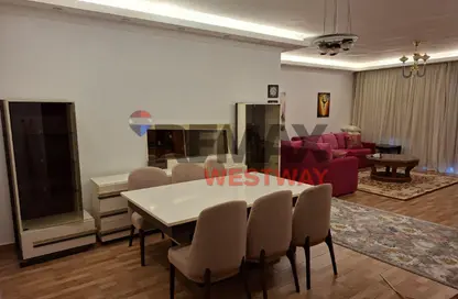 شقة - 2 غرف نوم - 2 حمامات للايجار في ذا كورت ياردز - كمبوندات الشيخ زايد - الشيخ زايد - الجيزة