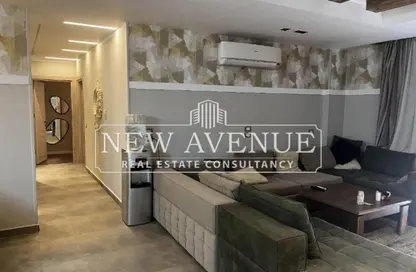 Apartment - 2 Bedrooms - 2 Bathrooms for sale in The Residences - Hyde Park - New Cairo City - Cairo