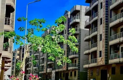 Apartment - 3 Bedrooms - 2 Bathrooms for sale in Sarayat El-Kattameya - El Katameya Compounds - El Katameya - New Cairo City - Cairo