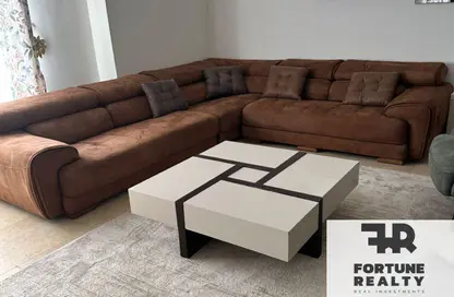 شقة - 2 غرف نوم - 2 حمامات للبيع في ذا فيلدج - المستثمرين الجنوبية - مدينة القاهرة الجديدة - القاهرة