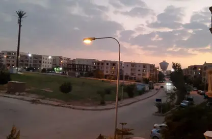 شقة - 3 غرف نوم - 2 حمامات للبيع في طريق بلبيس - خط 10 - الحي الثالث - مدينة العبور - القليوبية