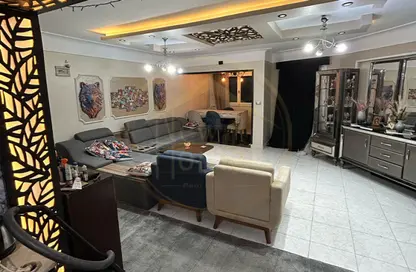 Apartment - 2 Bedrooms - 1 Bathroom for sale in Al Geish Road - Glim - Hay Sharq - Alexandria