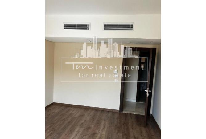 8048581 - Property Image 3