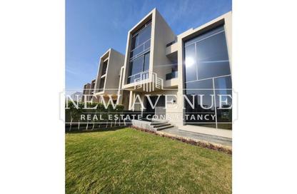 Villa - 4 Bedrooms - 5 Bathrooms for sale in The Waterway Villas - Ext North Inves Area - New Cairo City - Cairo