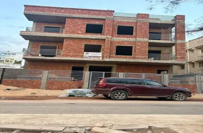 شقة - 3 غرف نوم - 3 حمامات للبيع في شارع 11 - المجاورة الاولي - الحي الاول غرب - مدينة الشروق - القاهرة