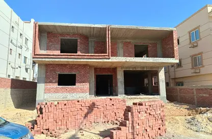 Apartment - 3 Bedrooms - 3 Bathrooms for sale in 2nd District East - Shorouk City - Cairo