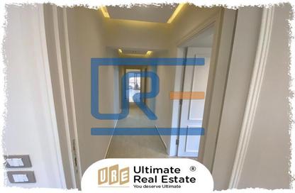 Apartment - 3 Bedrooms - 3 Bathrooms for sale in Stone Residence - 5th Settlement Compounds - The 5th Settlement - New Cairo City - Cairo