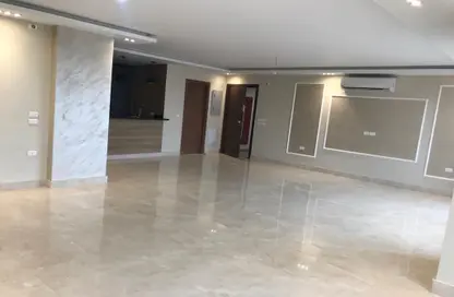 Apartment - 4 Bedrooms - 4 Bathrooms for rent in Hyde Park Central - The 6th Settlement - New Cairo City - Cairo