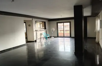 Apartment - 3 Bedrooms - 2 Bathrooms for sale in Al Arqam Ibn Abi Al Arqam St. - El Mearag City - Zahraa El Maadi - Hay El Maadi - Cairo