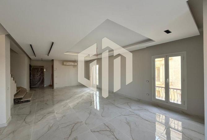 8318990 - Property Main Image