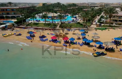 Chalet - 2 Bedrooms - 2 Bathrooms for sale in Red Carpet - Al Ain Al Sokhna - Suez