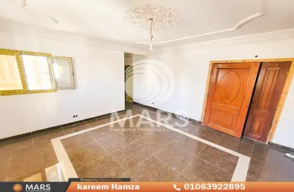 شقة - 3 غرف نوم - 3 حمامات للبيع في شارع رسمى باشا - جليم - حي شرق - الاسكندرية