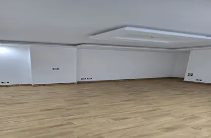 Apartment - 3 Bedrooms - 2 Bathrooms for rent in Green 3 - 2nd District - Sheikh Zayed City - Giza