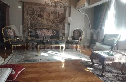 Apartment - 3 Bedrooms - 2 Bathrooms for sale in Abd Al Hameed El Deeb St. - Tharwat - Hay Sharq - Alexandria