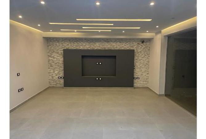 8176355 - Property Image 2