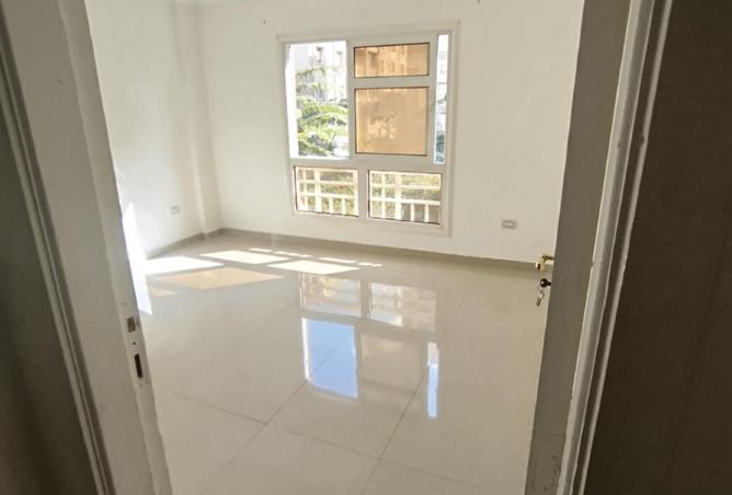 مدينتي غرفتين و حمام 82متر بجانب الخدمات مباشرة B7