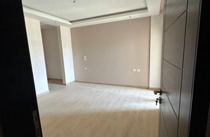 Apartment - 3 Bedrooms - 2 Bathrooms for sale in The Address East - 90 Street - The 5th Settlement - New Cairo City - Cairo