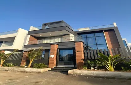 Villa - 5 Bedrooms - 7+ Bathrooms for sale in Sodic East - 6th District - New Heliopolis - Cairo