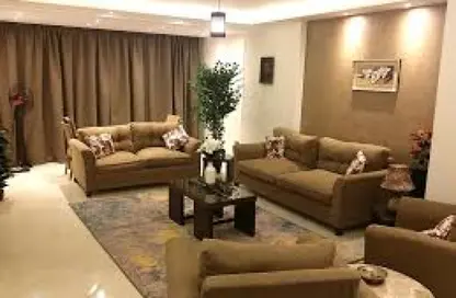 Apartment - 3 Bedrooms - 3 Bathrooms for sale in Royal City - Sheikh Zayed Compounds - Sheikh Zayed City - Giza