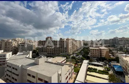 Apartment - 3 Bedrooms - 2 Bathrooms for sale in Mohamed Fawzy Moaz St. - Smouha - Hay Sharq - Alexandria