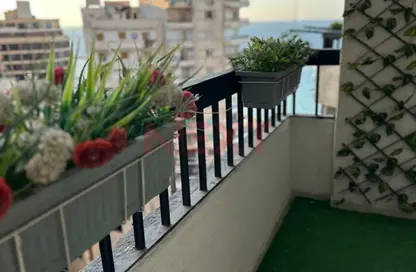 Apartment - 3 Bedrooms - 1 Bathroom for sale in Khaled Ibn Al Walid St. - Miami - Hay Awal El Montazah - Alexandria