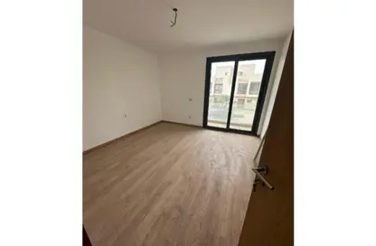منزل مزدوج - 3 غرف نوم - 3 حمامات للايجار في كمبوند البروج - كمبوندات الشروق - مدينة الشروق - القاهرة