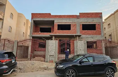 بناية كاملة - استوديو - 8 حمامات للبيع في الحي السابع - مدينة الشروق - القاهرة