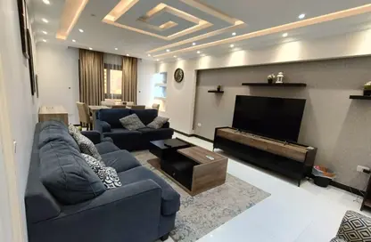 شقة - 2 غرف نوم - 2 حمامات للايجار في شارع شهاب - المهندسين - الجيزة