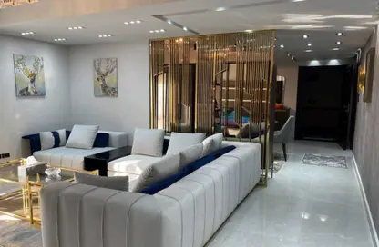 Apartment - 4 Bedrooms - 3 Bathrooms for sale in The Residences - Hyde Park - New Cairo City - Cairo